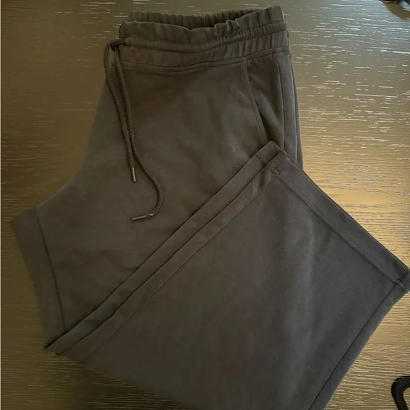 Athleta Cropped Sweats | XL | Black - Picture 5 of 7